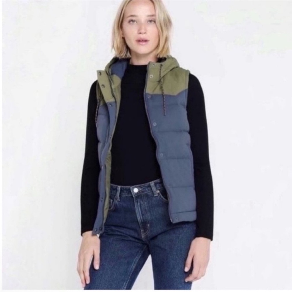 Patagonia Bivy Down Vest Smolder Blue Olive Green
Small Hooded Rare
